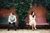 img of Dua Sisi Kertas